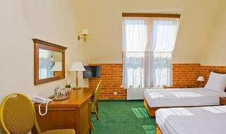 Отель Hotel Szymbark Шимбарк Двухместный номер с 2 отдельными кроватями-2